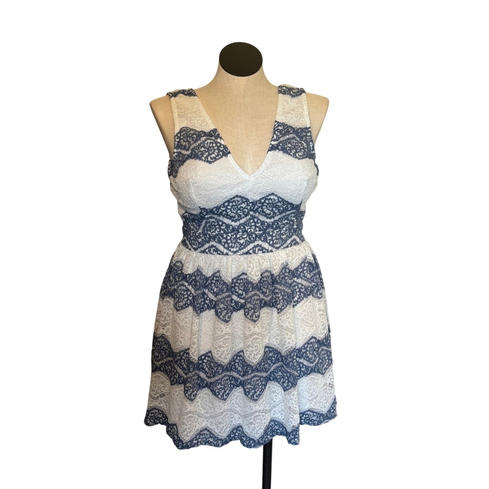 Women's White Blue Lace‎ Fit Flare Knee Length Dress Sleeveless V Neck Zipper